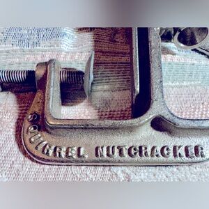 New Squirrel Nutcracker USA Model 500 Tyler Texas 1960s Pecan Cracker Florida